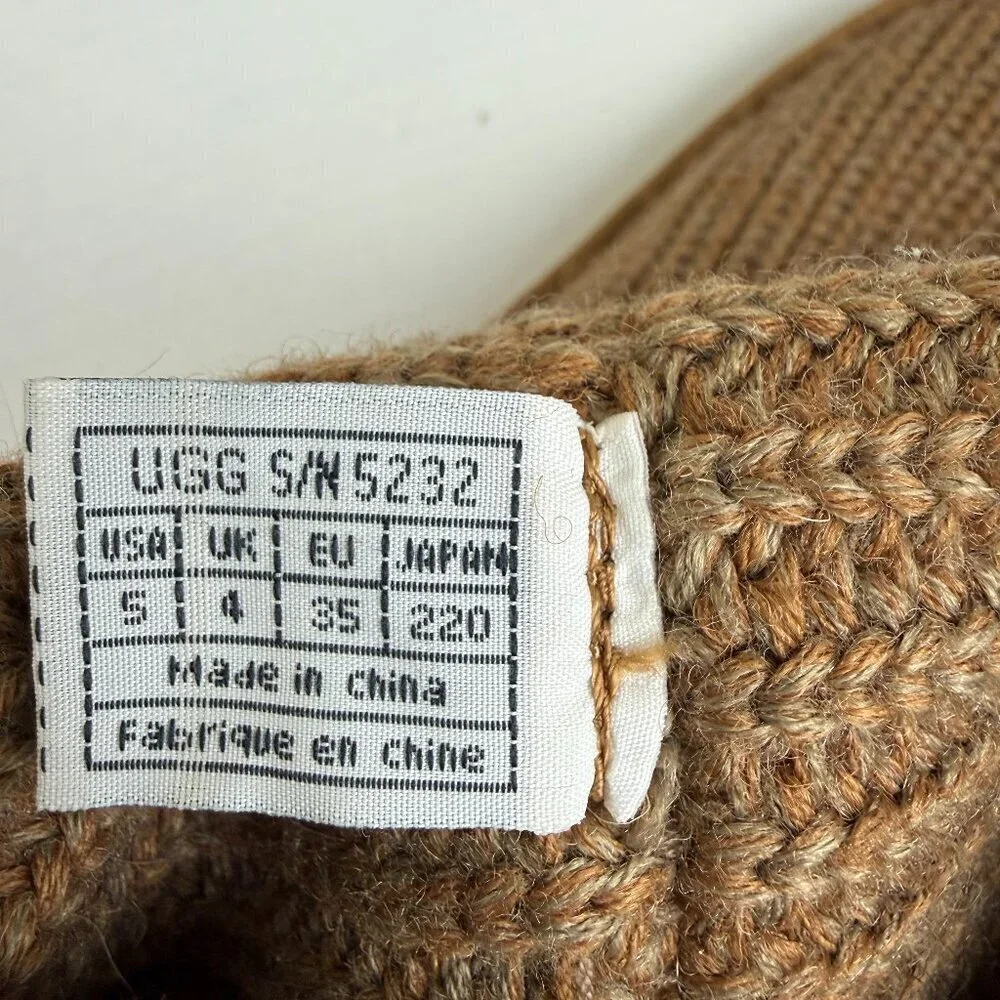 EUC UGG Knit Classic Short Cardy Boots S/N 5232